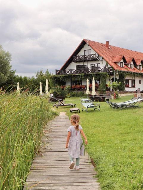 Pensjonat Rybaczowka - Noclegi, Restauracja, Port Bogaczewo  Extérieur photo